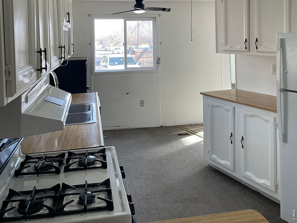 2nd image of 305 Sitzman Way