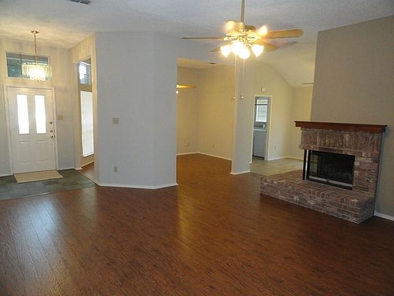 5th image of 2133 Willowood Dr