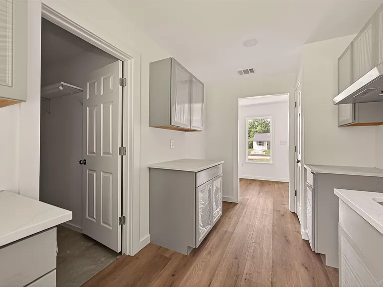 3922 Alsace St — Photo 12