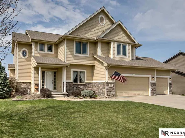 10712 S 214th St, Gretna, NE 68028