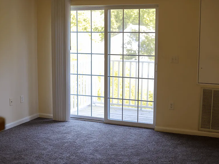 12370 Somerset Ave — Photo 4
