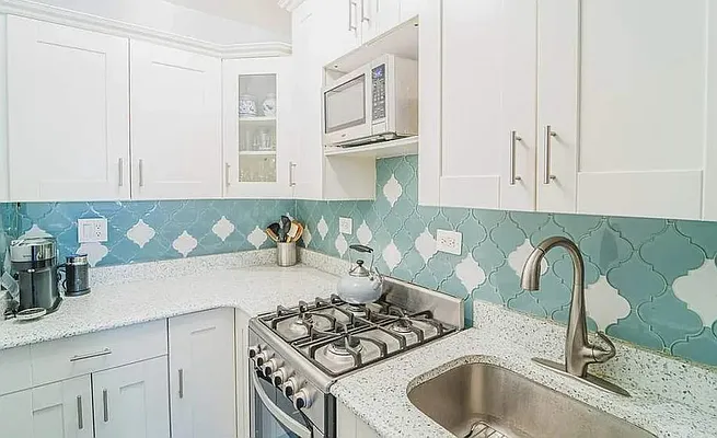 Rented by SERHANT. | media 6