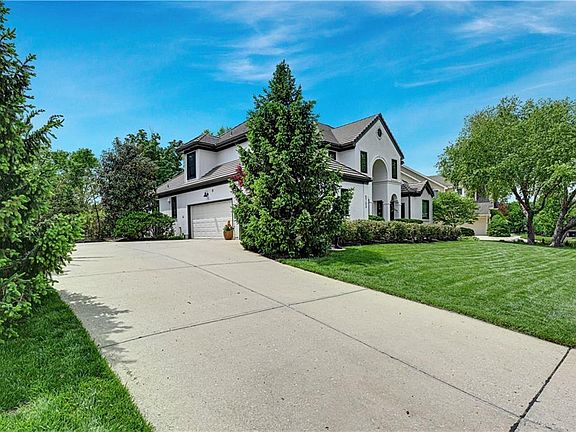 5th image of 5703 W 128th St