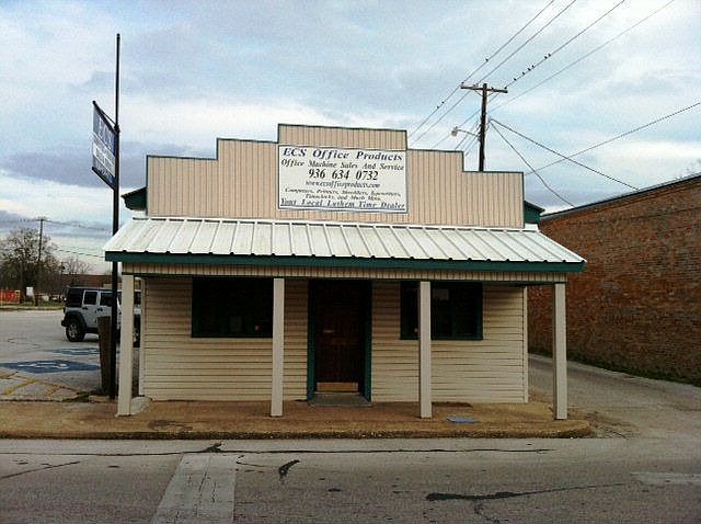 1st image of 216 N 1st St