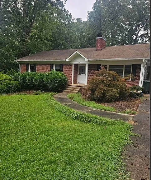 305 Augusta Rd — Photo 1