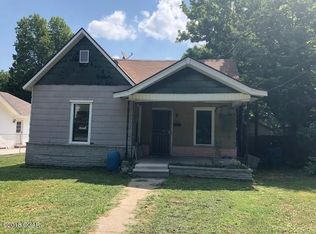1136 James St, Carthage, MO 64836