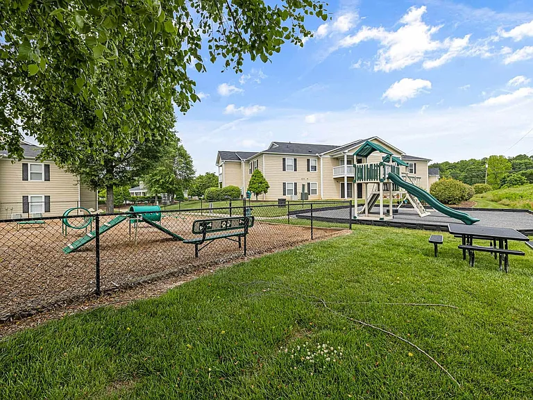 Fieldstone Apartment Homes — Photo 35