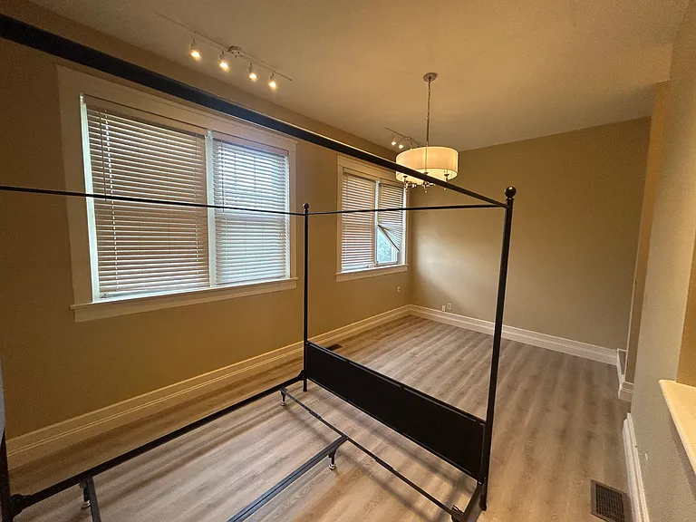 100 W Summit Hill Dr #203 — Photo 7