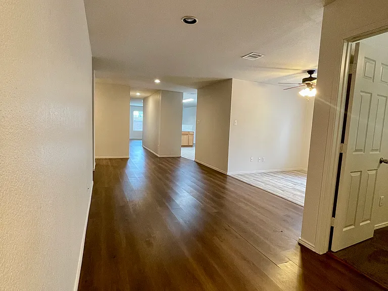 1445 Water Lily Dr — Photo 4