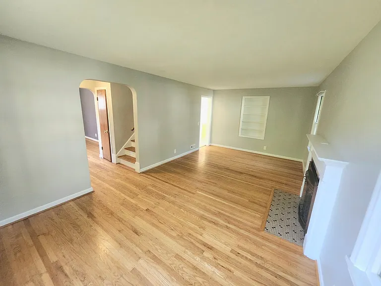 21 Glenmont Dr — Photo 7