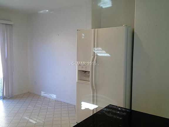 3rd image of 11724 Royal Derwent Ave