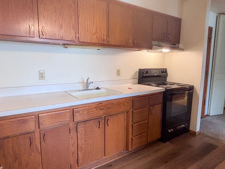 905 Oak Ave #106 — Photo 2