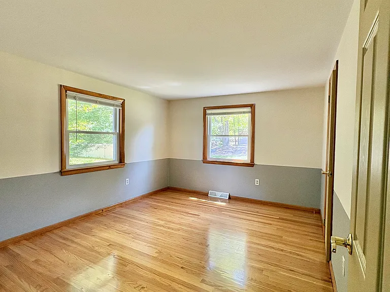 171 Edgewater Dr W — Photo 16