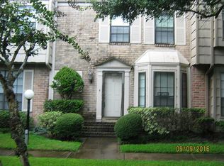 7505 Memorial Woods Dr, Houston, TX 77024