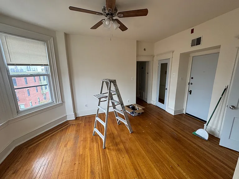 602 N 16th St #4T — Photo 2