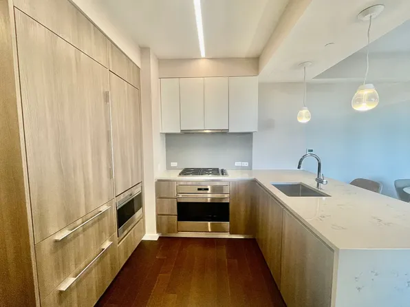 591 Third Avenue 20C image 3 of 13