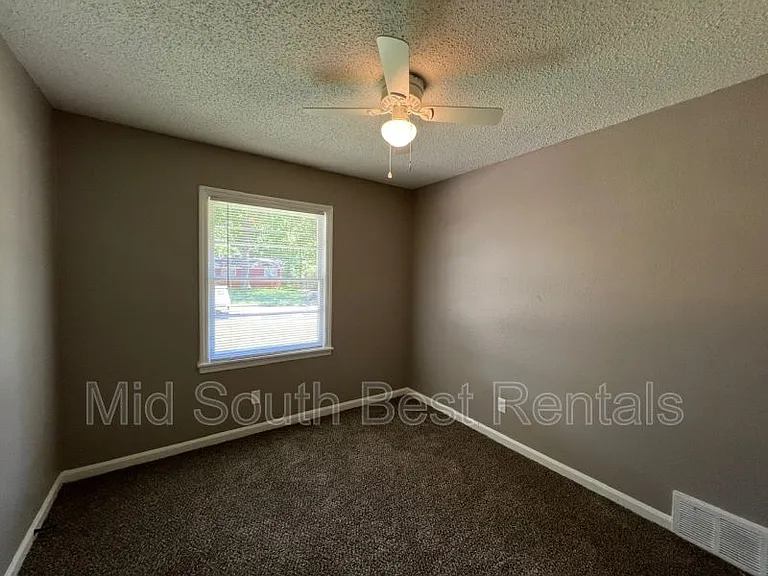 3841 Denver St — Photo 8