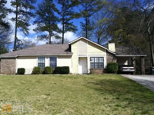 8668 Plumtree Dr photo 1