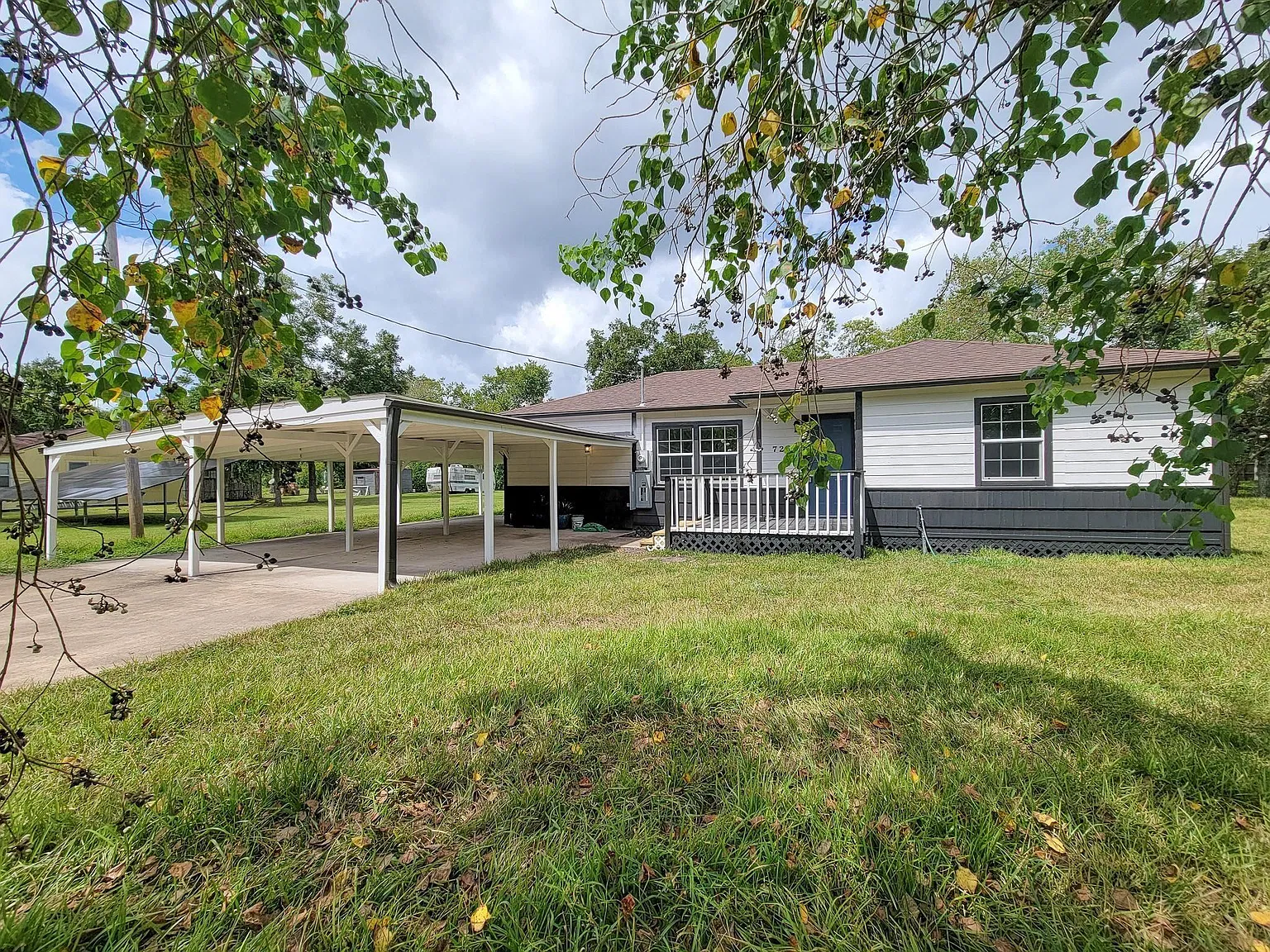 4 bed, 2.0 bath, 1566 sqft, $1,700 — Photo 2