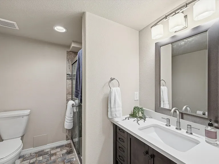 2212 Ridgetrail Dr — Photo 45