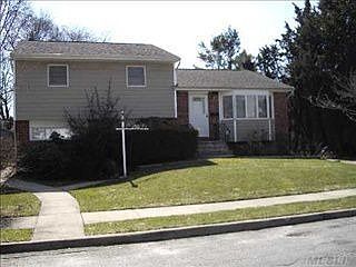 5th image of 40 Pickwick Dr N