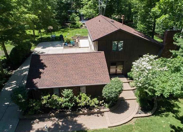 1st image of 884 Bridlewood Dr