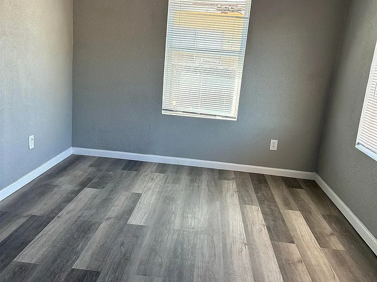 1009 S Lea Ave — Photo 10