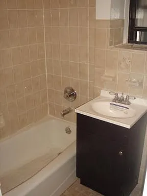 Rented by Metroline Realty | media 16