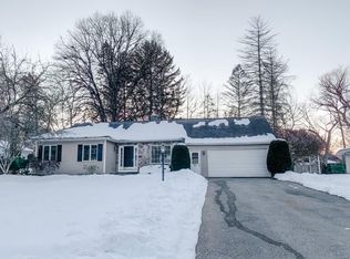 51 Stoneleigh Ct, Rochester, NY 14618