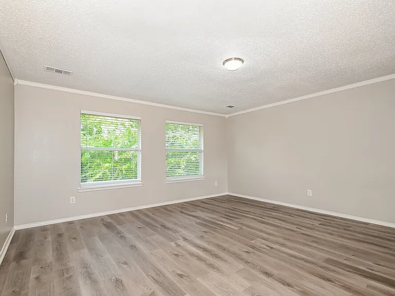 5717 San Marino Dr — Photo 13