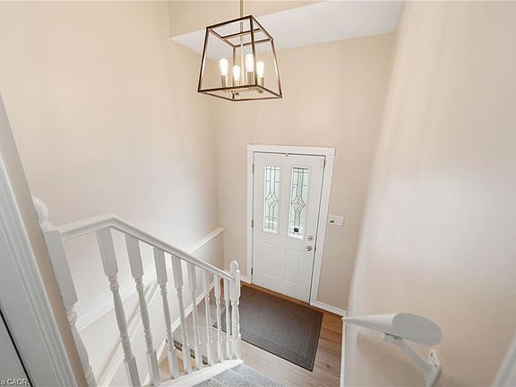 3rd image of 90 Magnolia Dr #19