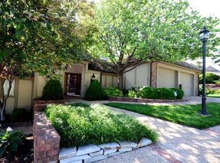 1907 Quail Run, Lawrence, KS 66047