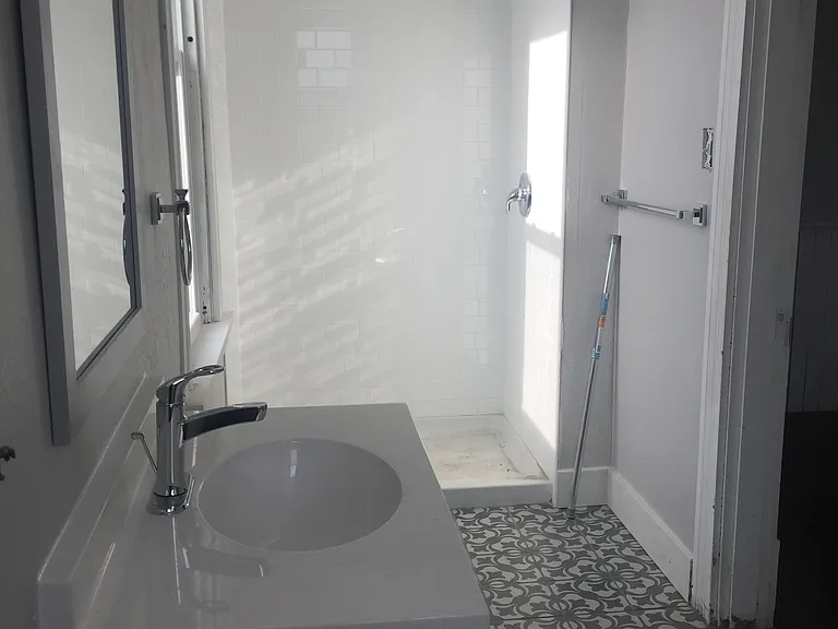 211 Sterling St — Photo 7