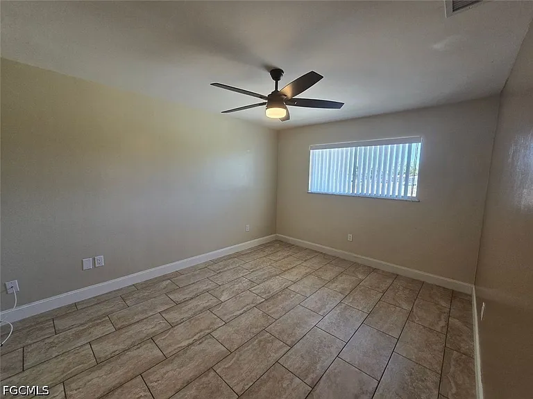 960 Hearty St — Photo 11