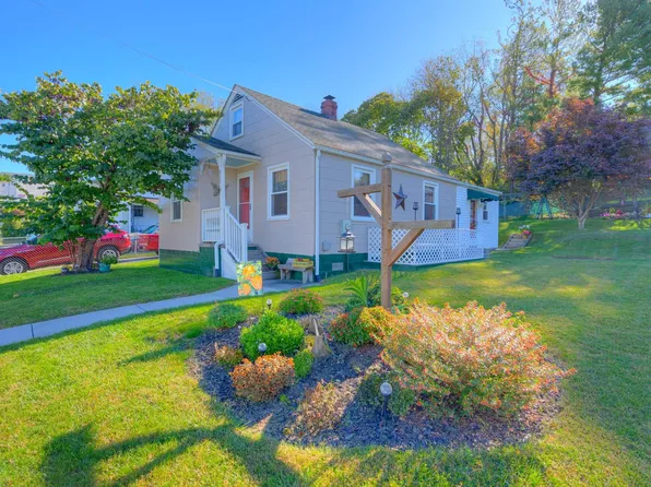 212 McDonald St, Blacksburg, VA 24060