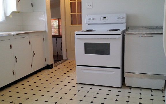 5th image of 327 Lincoln St