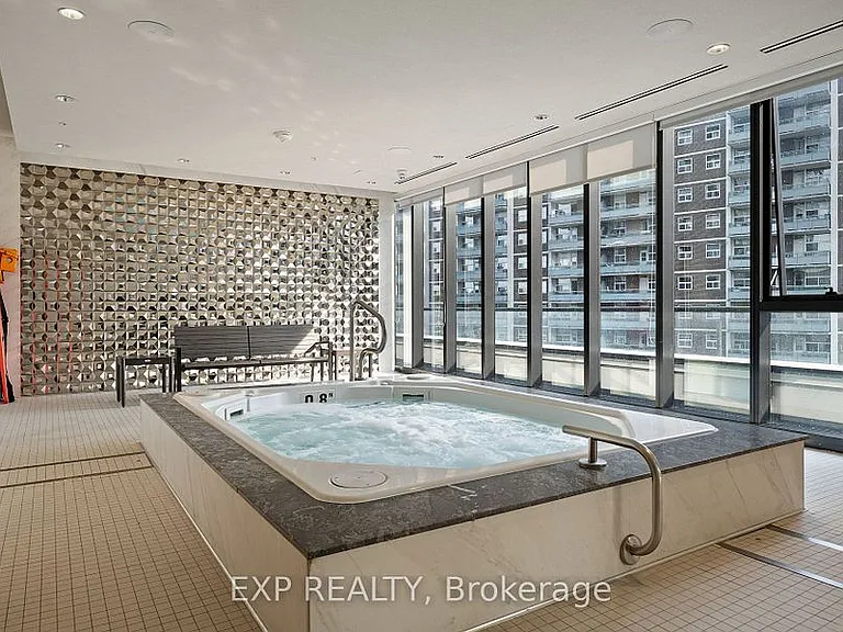 585 Bloor St E #318 — Photo 30