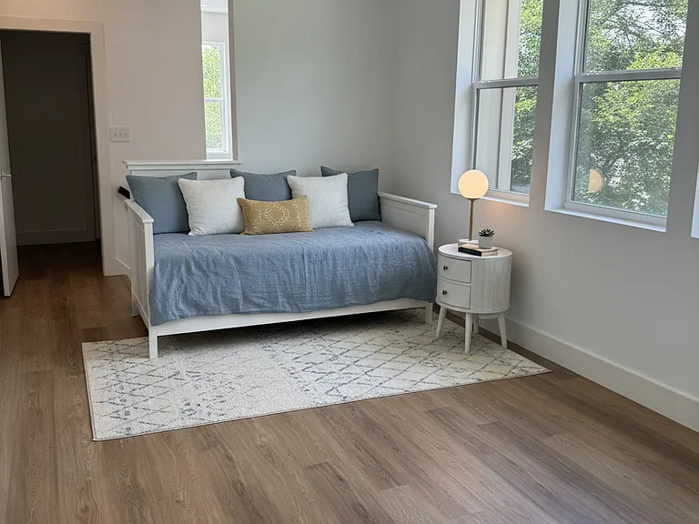 2816 Nichols Ave — Photo 2