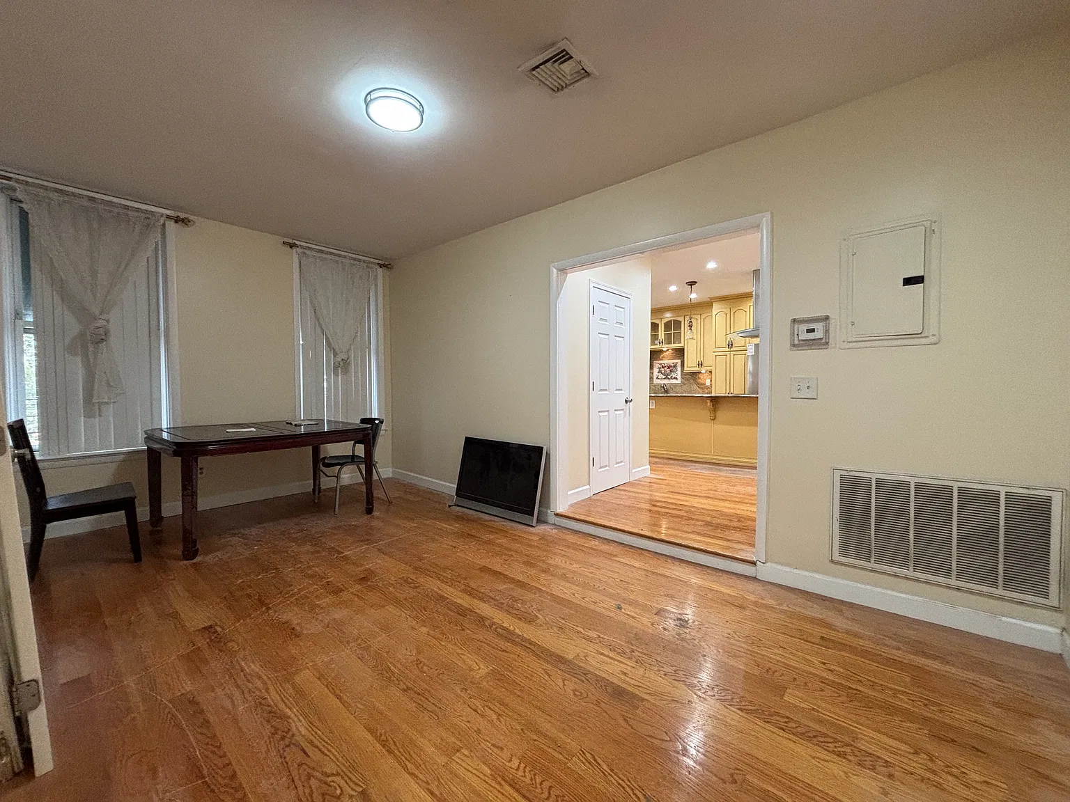 2 bed, $2,599 — Photo 4
