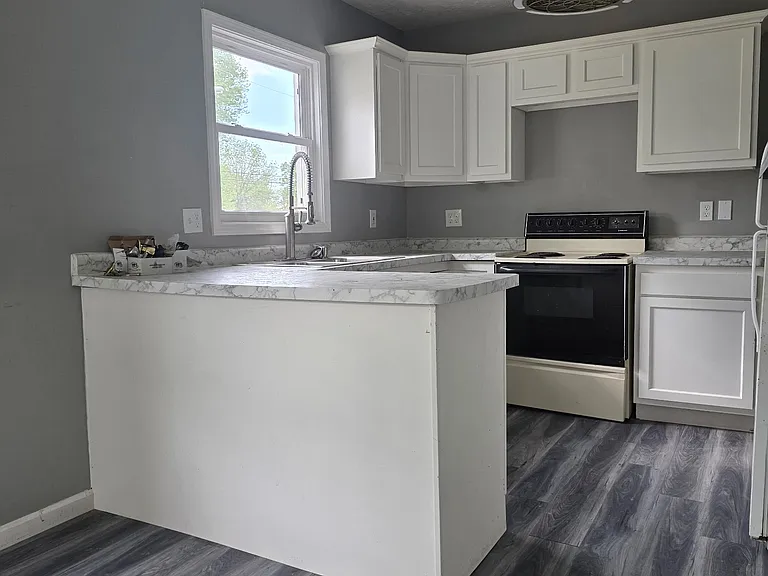 3175 Toledo Ave — Photo 2
