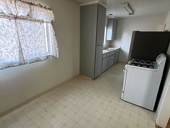 4th image of 206 E Cleveland St