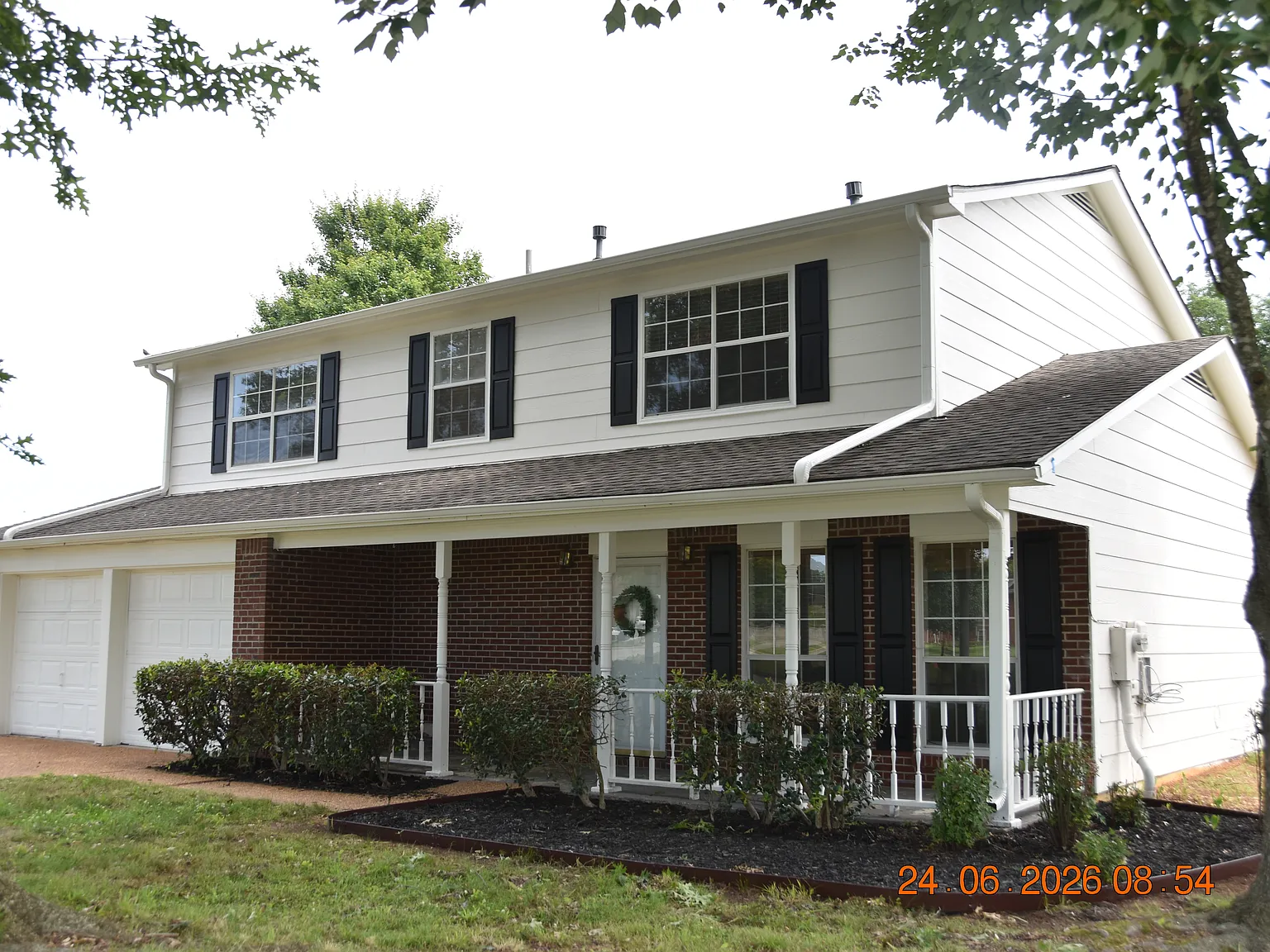 4 bed, 2240 sqft, $1,925 — Photo 2