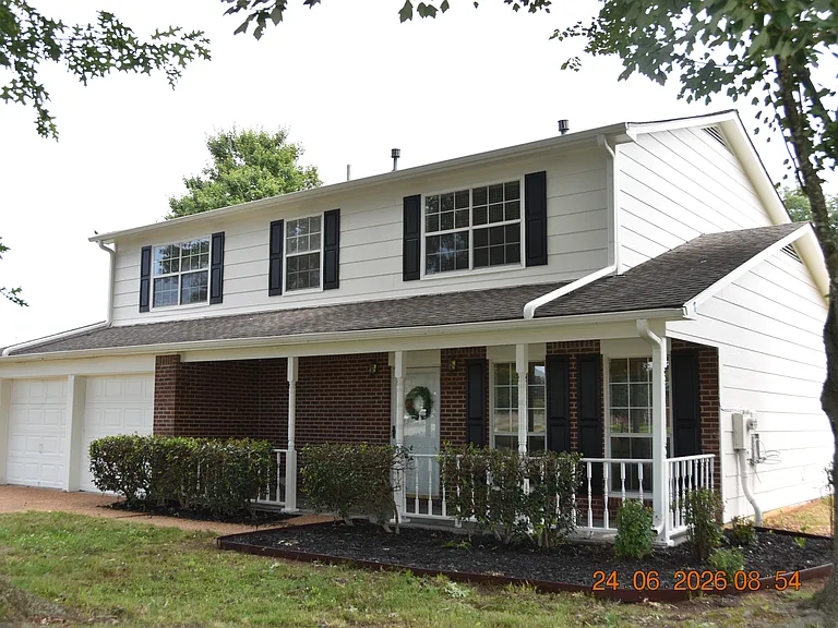 110 Harpers Hop Ct — Photo 2