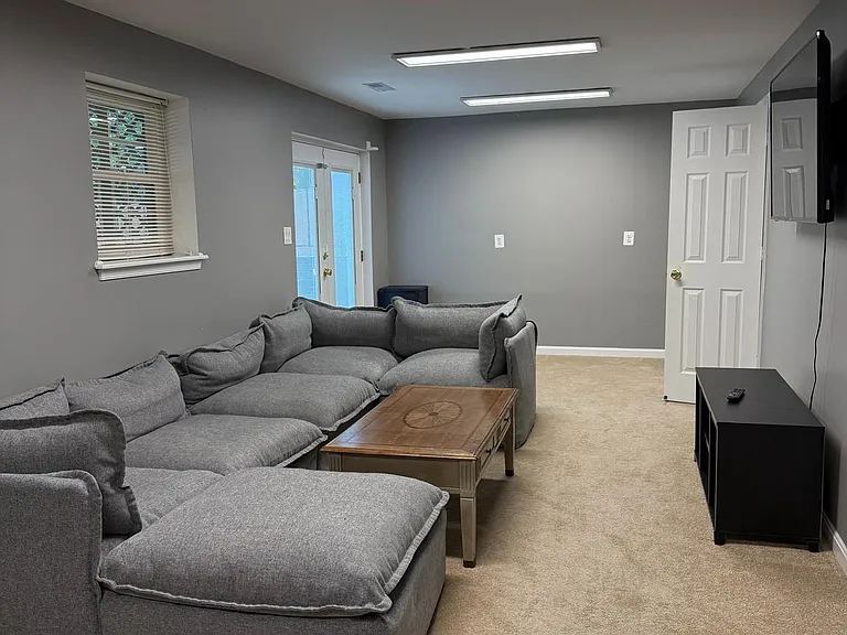 36 Dorothy Ln — Photo 6