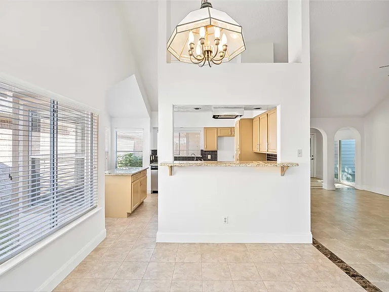 16054 Hidden Acres Dr — Photo 5
