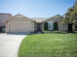 2877 W Brooke Ave, Visalia, CA 93291