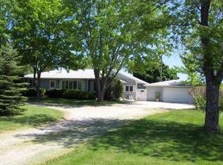 38545 N Dilleys Rd, Wadsworth, IL 60083