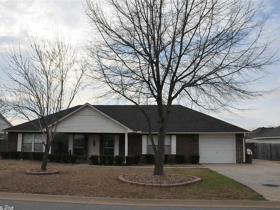 1st image of 403 Village Dr