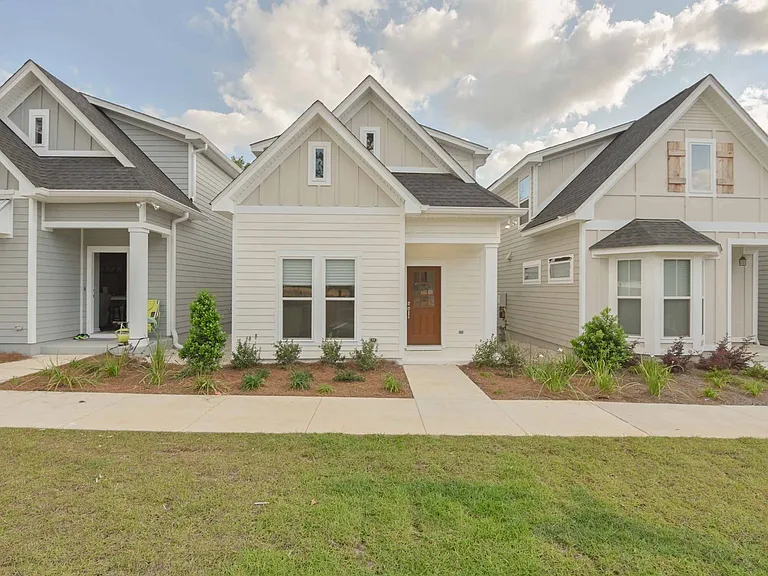 2828 Blue Blossom Trl — Photo 2