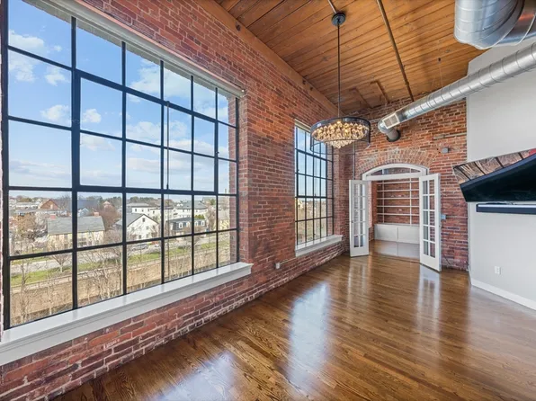 491 Dutton St Unit 509, Lowell, MA 01854